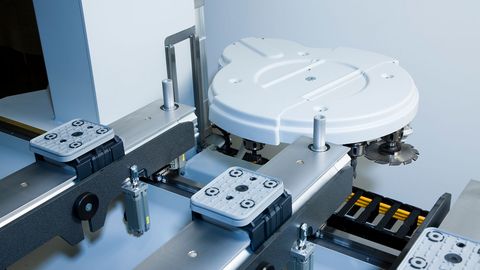 Traveling disk tool changer with 12 or 18 tool positions Traveling disk tool changer with 12 or 18 tool positions