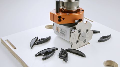 Milling for pockets of various connectors is possible with the 7405 Connect Milling for pockets of various connectors is possible with the 7405 Connect