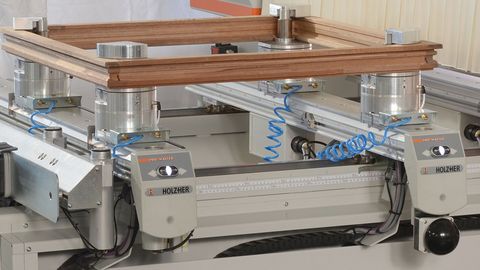 Highly flexible machining tables Highly flexible machining tables